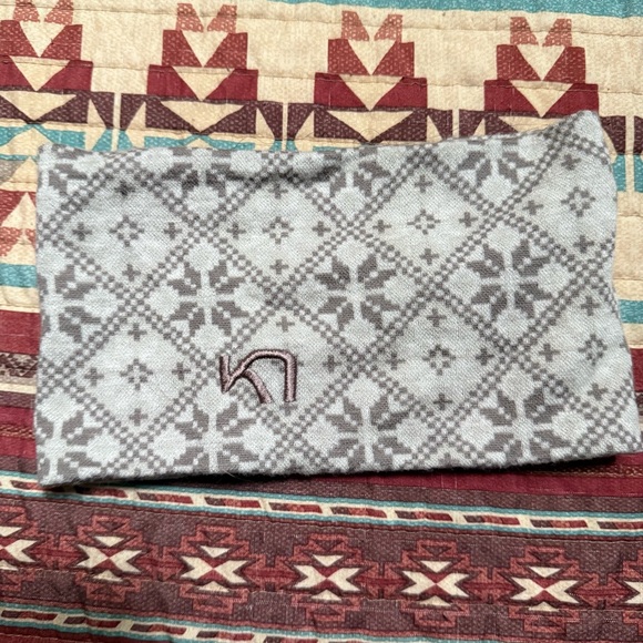 Kari Traa Beige and Gray Knit headband - Picture 2 of 5